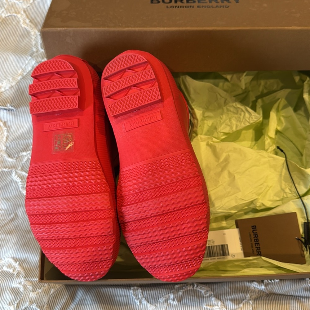 Brand new Burberry Kids rain boots unisex - Picture 3 of 6